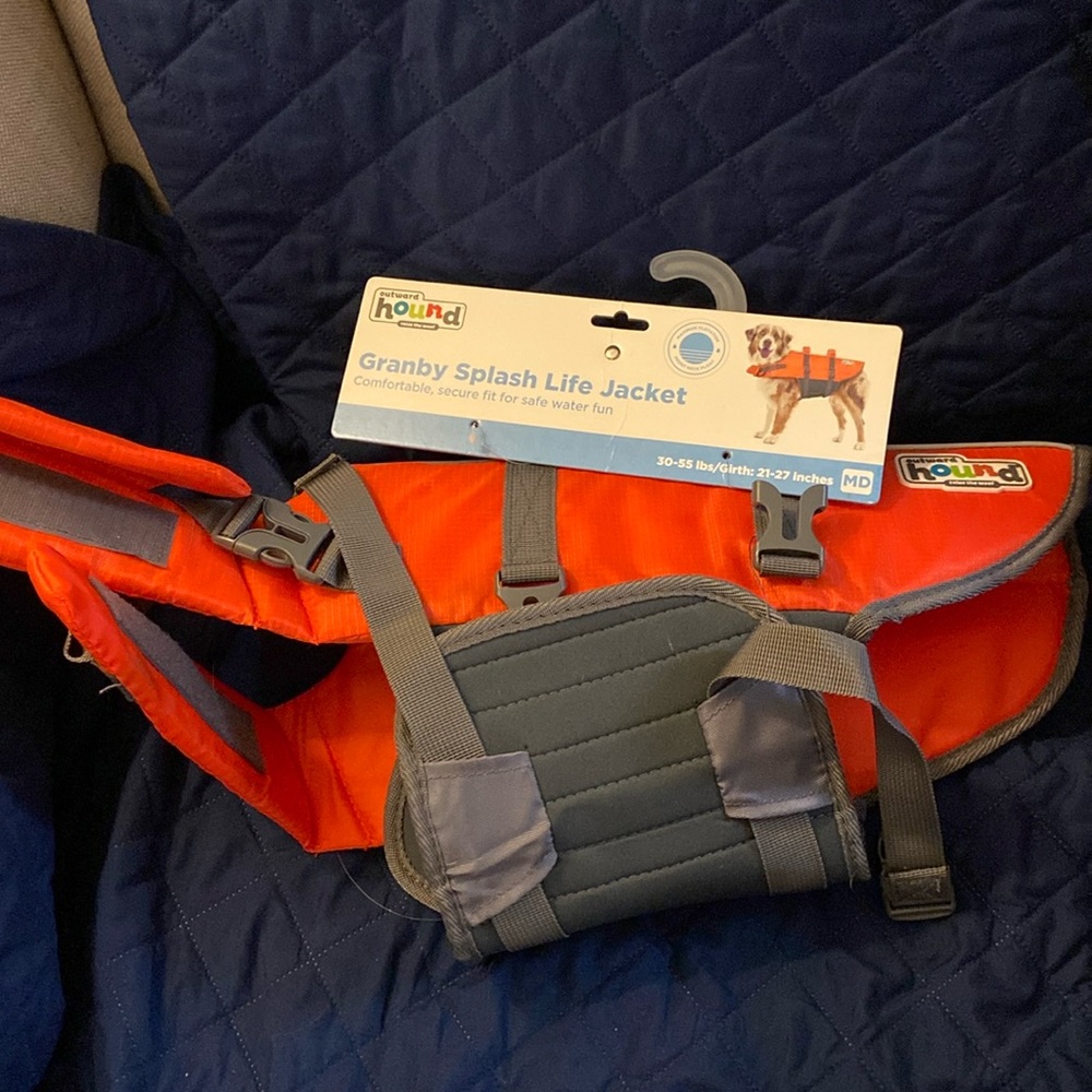 NWT Outward Hound brand Granby Splash Life Jacket size Medium